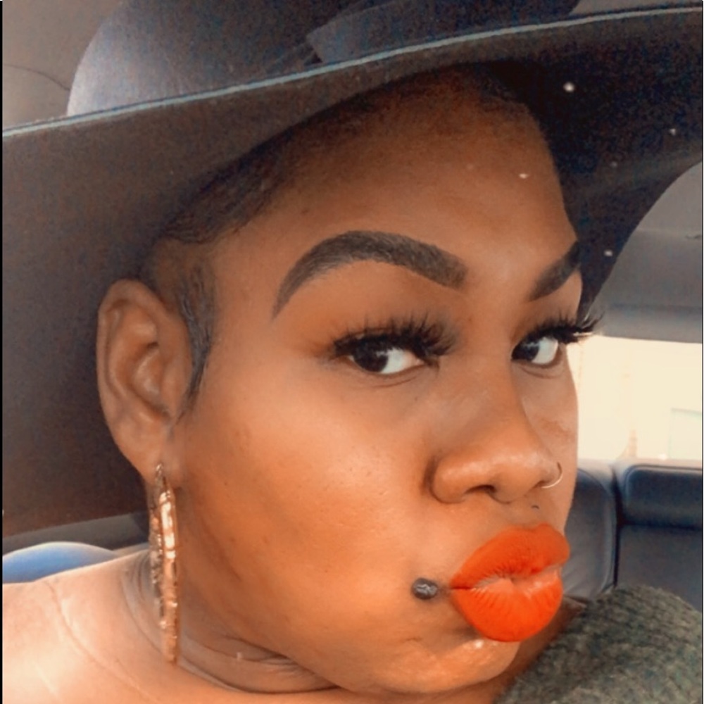 Meet your Posher, Meka